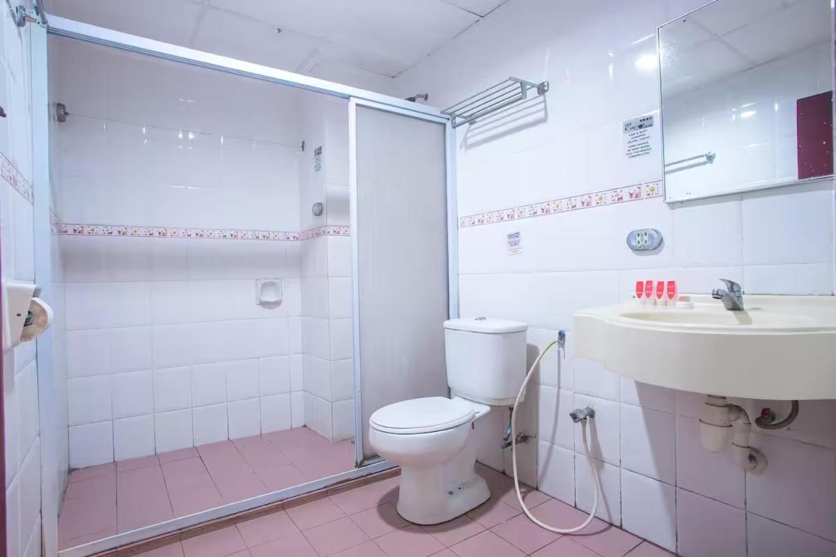 Carlton Hotel Seremban - Next To Terminal Bus Station المظهر الخارجي الصورة